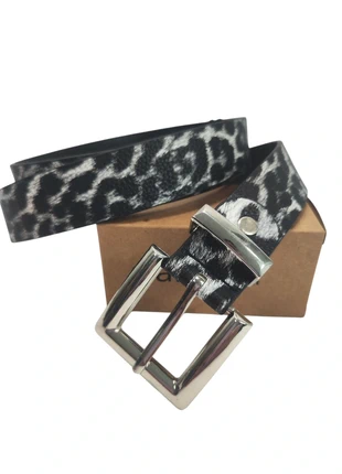 Cintura effetto leopardato bianco e nero con fibbia argentata – Eleganza selvaggia by Clarais, marca: Clarais, estado: Nuevo con etiquetas, tamaño: 110 cm, 5,90 €, 6,90 € Protección al comprador Pro incluida