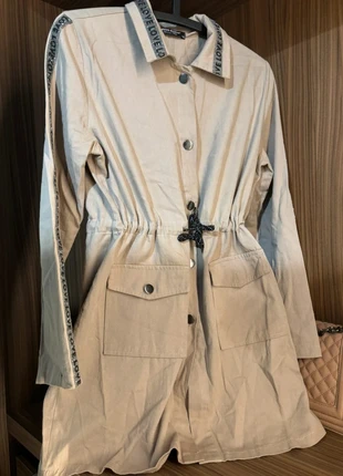 Robe chemise taille 38 beige, marque: MISS RONN, état: Très bon état, taille: M / 38 / 10, 8,00 €, 9,10 € Protection acheteurs incluse