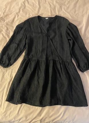 Robe noire oversize ARKET – Chic minimaliste & confort premium, marke: ARKET, zustand: Sehr gut, größe: S / 36 / 8, 16,00 €, 17,50 € inklusive Vinted-Käuferschutz