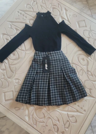 Ensemble Pull et jupe, merk: FB Sister, staat: Nieuw met prijskaartje, maat: XS / 34 / 6, € 20,00, € 21,70 inclusief Kopersbescherming