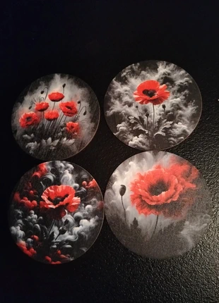 🌈Lot de 4 sous verre en bois imprimé coquelicots 🌈, marque: Fashion, état: Très bon état, 5,00 €, 5,95 € Protection acheteurs incluse