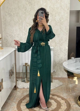 Robe brodée takchita karakou caftan algérien marocain khotba traditionnel mariage hlel henna, marque: CHIC, état: Neuf avec étiquette, taille: Taille unique, 60,00 €, 63,70 € Protection acheteurs incluse