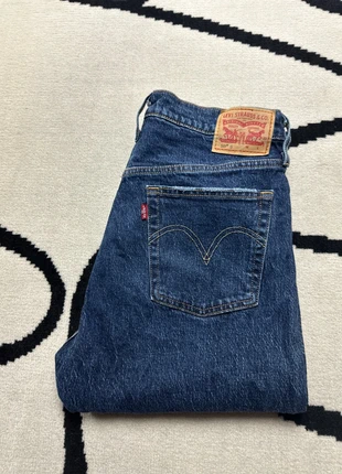 Jean Levi’s 501 femme W30 L32 bleu J15010, marke: Levi's, zustand: Sehr gut, größe: L / 40 / 12, 27,00 €, 29,05 € beinhaltet Vinted-Käuferschutz Pro