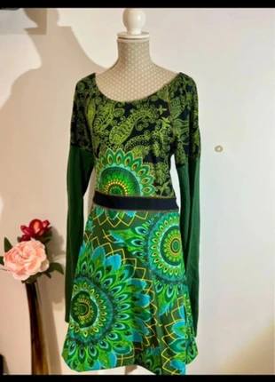 Vestido Desigual em algodão, tamanho 13/14 anos, marca: Desigual, estado: Muito bom, tamanho: 13 anos / 158 cm, €9.95, €11.15 inclui Proteção do Comprador