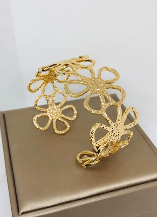 Bracelet jonc doré fleurs acier inoxydable, marca: CHIC, estado: Novo sem etiquetas, €10.00, €11.20 inclui Proteção do Comprador Pro