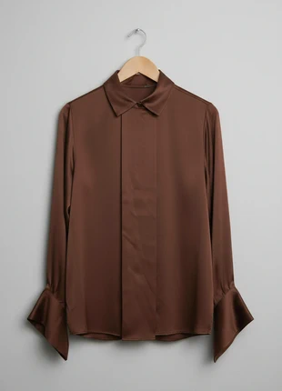 WERA – Premium & Elegant Brown Shirt with Classic Collar – L 🌸👠, marca: Wera, estado: Muito bom, tamanho: L / 40 / 12, €49.99, €53.19 inclui Proteção do Comprador Pro