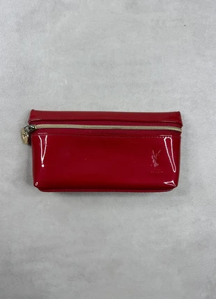 Trousse maquillage Yves Saint Laurent | rouge, marke: Yves Saint Laurent, zustand: Sehr gut, 20,00 €, 21,70 € inklusive Vinted-Käuferschutz