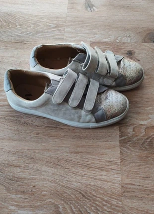 Baskets Vanessa Wu BK1704G gris clair et doré – scratchs – taille 39, marque: Vanessa Wu, état: Bon état, taille: 39, 16,00 €, 17,50 € Protection acheteurs incluse