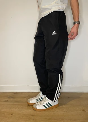Parachute TrackPant Exclusive Vintage Adidas Noir | M, brand: adidas, condition: Very good, size: M, €30.00, €32.20 includes Buyer Protection