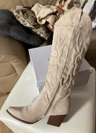 Santiags beige, marke: Santiags, zustand: Neu, größe: 38, 38,99 €, 41,64 € inklusive Vinted-Käuferschutz