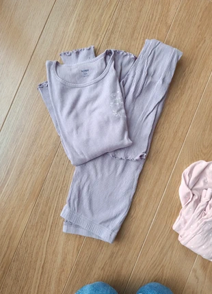 Pyjama Kiabi, merk: Kiabi, staat: Heel goed, maat: 12 jaar / 152 cm, € 2,00, € 2,80 inclusief Kopersbescherming