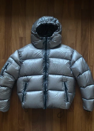 Up In Flames Puffer Jacket, merk: up in flames, staat: Heel goed, maat: S, € 200,00, € 210,70 inclusief Kopersbescherming