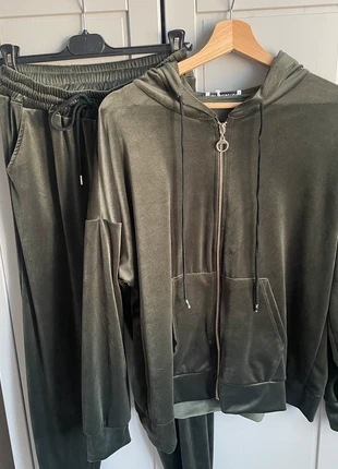 Ensemble jogging velours kaki femme – ultra confortable, brand: Boutique Parisienne, condition: Very good, size: One size, €29.00, €31.15 includes Buyer Protection