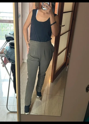 Pantalone vita alta arricciato a caramella verde militare L 44 PDK nuovo con cartellino, marke: PDK, zustand: Neu, mit Etikett, größe: L / 40 / 12, 7,00 €, 8,05 € inklusive Vinted-Käuferschutz