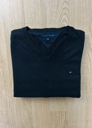 Pull Tommy Hilfiger col V noir Homme très bon état, marca: Tommy Hilfiger, estado: Muito bom, tamanho: S, €13.50, €14.88 inclui Proteção do Comprador Pro