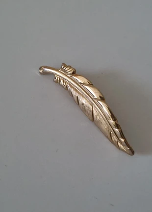 Gouden vintage veerbroche, merk: Vintage Love, staat: Heel goed, € 4,00, € 4,90 inclusief Kopersbescherming Pro