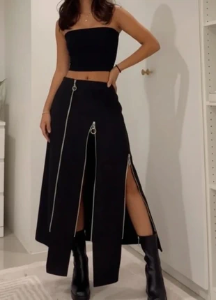 Jupe noire asymétrique zippée, fentes réglables, style edgy moderne et unique. taille M, marca: Shorty, estado: Muy bueno, tamaño: M / 38 / 10, 69,00 €, 73,15 € Protección al comprador incluida