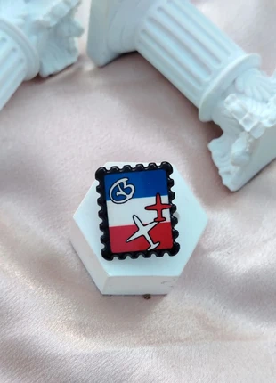 Pin moderno, lapel pin, épingle tendance, alfiler elegante, spilla piccola, marca: Local, estado: Muy bueno, 5,00 €, 5,95 € Protección al comprador incluida