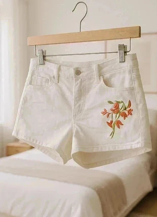 Short en jeans femme taille 36, marque: Elegant's Deluxe, état: Très bon état, taille: S / 36 / 8, 3,00 €, 3,85 € Protection acheteurs incluse