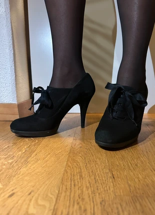 Chaussures à talons noir daim UNISA 39, merk: Unisa, staat: Heel goed, maat: 39, € 38,00, € 40,60 inclusief Kopersbescherming