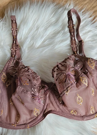 Soutien gorge chantelle, marque: Chantelle, état: Neuf avec étiquette, taille: 105C, 32,00 €, 34,30 € Protection acheteurs incluse