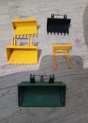 5 godets Siku 1/32, marque: siku, état: Satisfaisant, taille: 7 ans / 122 cm, 5,00 €, 5,95 € Protection acheteurs incluse