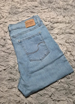 Jeans Levi's Femme Signature hight rise straight Bleu clair Taille W32L32 (FR42), marque: Levi's, état: Très bon état, taille: XL / 42 / 14, 20,00 €, 21,70 € Protection acheteurs incluse