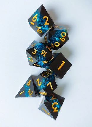 DnD dice set black, electric blue slash (solid resin) - D&D Daggerheart RPG dice set - dadi GDR, brand: D&D, condizioni: Nuovo senza cartellino, €14.00, €15.40 include la Protezione acquisti