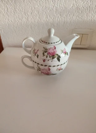 Théière et tasse empilable assortie motif anglais, brand: collection the pierre redoute, condizioni: Nuovo senza cartellino, €10.00, €11.20 include la Protezione acquisti