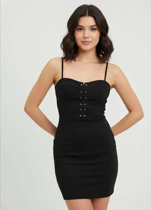 Mini abito nero, marque: Boohoo, état: Très bon état, taille: XS / 34 / 6, 7,00 €, 8,05 € Protection acheteurs incluse