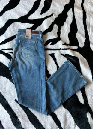 Levi’s Slight Curve bootcut light blue wash W32, brand: Levi's, condition: New with tags, size: L / 40 / 12, €36.00, €38.50 includes Buyer Protection