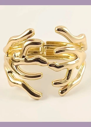 Bracelet manchette doré motif ajouré style élégant et moderne pour soirée et fête, brand: MelyBelle, condition: New without tags, €10.00, €11.20 includes Buyer Protection