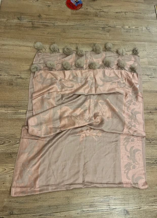 Un jolie châle luxueux, zustand: Sehr gut, 14,99 €, 16,44 € inklusive Vinted-Käuferschutz