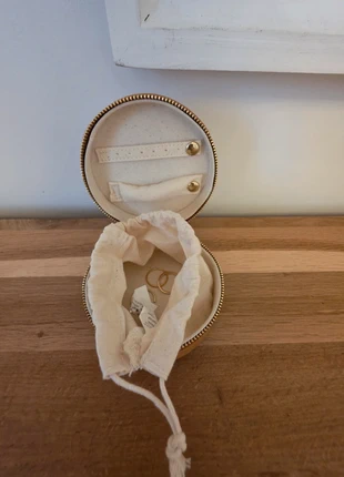 Écrin à bijoux Sézane, marque: Sézane, état: Neuf sans étiquette, 25,00 €, 26,95 € Protection acheteurs incluse