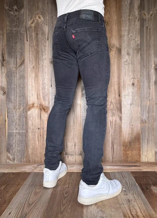 Jean Levi’s 511 slim noir, marque: Levi's, état: Très bon état, taille: W29 | FR 38, 36,00 €, 38,50 € Protection acheteurs (Pro) incluse