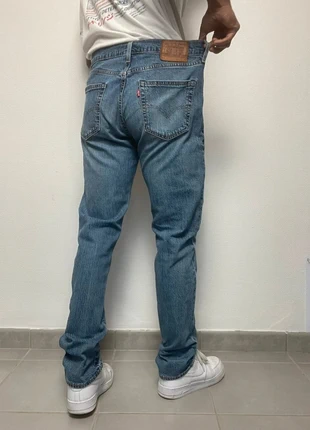 Jean Levi’s 511 homme W34 L32 coupe slim couleur bleu 99% coton (541), marque: Levi's, état: Très bon état, taille: W34 | FR 44, 24,99 €, 26,94 € Protection acheteurs (Pro) incluse