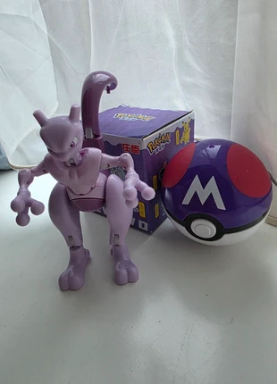 Mewtwo in Pokebal, merk: Pokémon, staat: Nieuw zonder prijskaartje, maat: 5 jaar / 110 cm, € 10,00, € 11,20 inclusief Kopersbescherming
