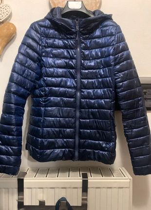 Giù uno fonna, marke: Square Enix, zustand: Sehr gut, größe: L / 40 / 12, 18,00 €, 19,60 € inklusive Vinted-Käuferschutz