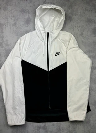 Veste sport running à capuche Nike Windrunner noir et blanc taille S full zip, marca: Nike, estado: Bueno, tamaño: S, 25,00 €, 26,95 € Protección al comprador Pro incluida