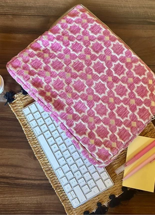 Housse d’ordinateur rose pâle à motifs - artisanat marocain, marke: Souks & sables, zustand: Neu, 25,00 €, 26,95 € inklusive Vinted-Käuferschutz
