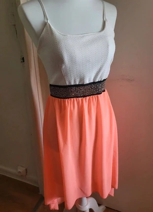 Robe bretelle corail taille 36/38, marque: Jolie, état: Très bon état, taille: S / 36 / 8, 8,00 €, 9,10 € Protection acheteurs incluse