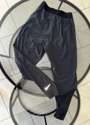 pantalon Nike Essential, brand: Nike, condizioni: Ottime, taglia: XS / IT 38 / EU 34, €55.00, €58.45 include la Protezione acquisti
