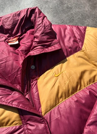 Doudoune puffer Nike solo Swoosh vintage 550 Rouge/Jaune/bordeaux Y2k Streewear Hiver XL Femme, marke: Nike, zustand: Sehr gut, größe: XL / 42 / 14, 24,90 €, 26,85 € inklusive Vinted-Käuferschutz