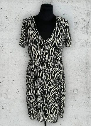 Robe Lilie Rose noire à imprimé zèbre taille S M 36 38 8 10, brand: Lilie Rose, condizioni: Ottime, taglia: S / IT 40 / EU 36, €4.00, €4.90 include la Protezione acquisti Pro