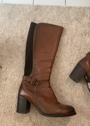 Bottes à talons Camel, marque: La Halle, état: Très bon état, taille: 38.5, 15,00 €, 16,45 € Protection acheteurs incluse