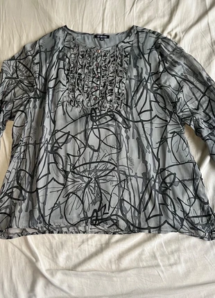 Blouse grise à motifs - Georges Franck Woman, marke: Georges Franck, zustand: Sehr gut, größe: 5XL / 50 / 22, 5,00 €, 5,95 € inklusive Vinted-Käuferschutz