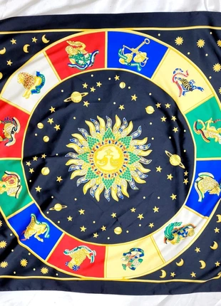 Carré soie astrologie zodiaque silk 90s nineties astrology zodiac trendy, marque: Vintage Chic, état: Très bon état, 16,00 €, 17,50 € Protection acheteurs incluse