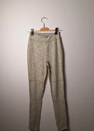 Legging gymshark taille XS couleur kaki à motifs avec étiquette, marke: Gymshark, zustand: Sehr gut, größe: XS / 34 / 6, 18,00 €, 19,60 € beinhaltet Vinted-Käuferschutz Pro