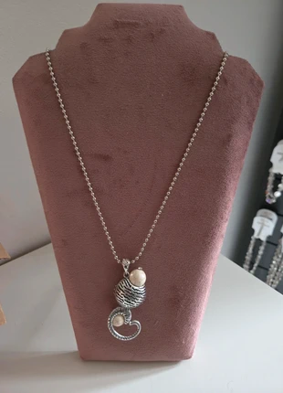 Lange zilverkleurige ketting, merk: Trendy, staat: Heel goed, € 1,00, € 1,75 inclusief Kopersbescherming