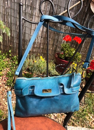 👜 Sac à main pochette bleu turquoise à bandoulière - 100% Cuir, marque: CUIR, état: Neuf sans étiquette, 58,00 €, 61,60 € Protection acheteurs incluse